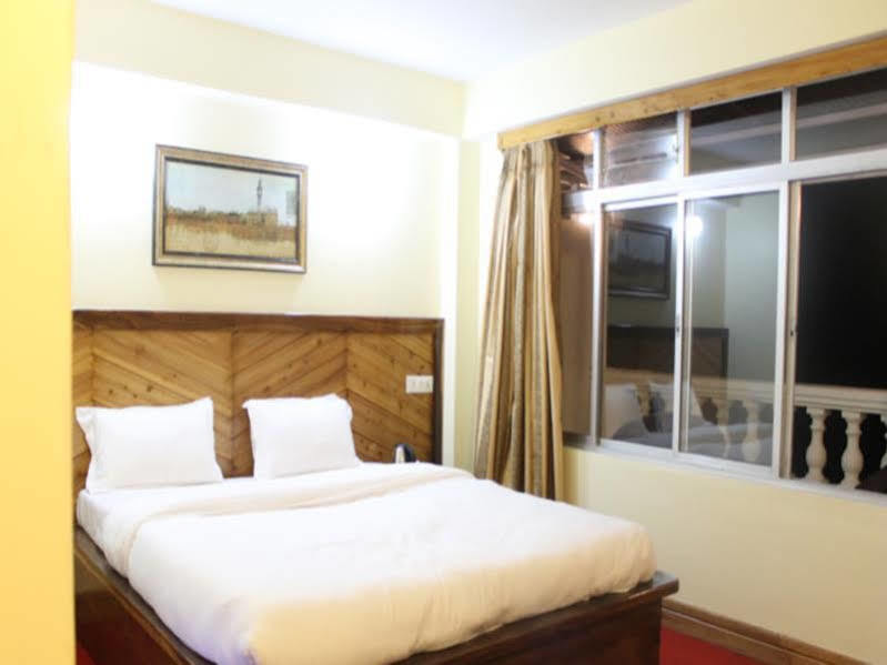 Hotel White Yak Darjeeling  Buitenkant foto